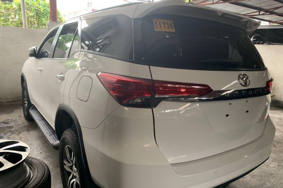 White Toyota Fortuner 2018 for sale in Quezon City 