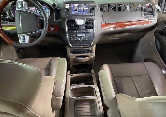 Selling Black Chrysler Town And Country 2013 Automatic Gasoline 
