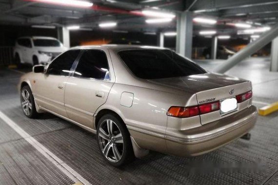 Selling Beige Toyota Camry 2000 Automatic Gasoline 