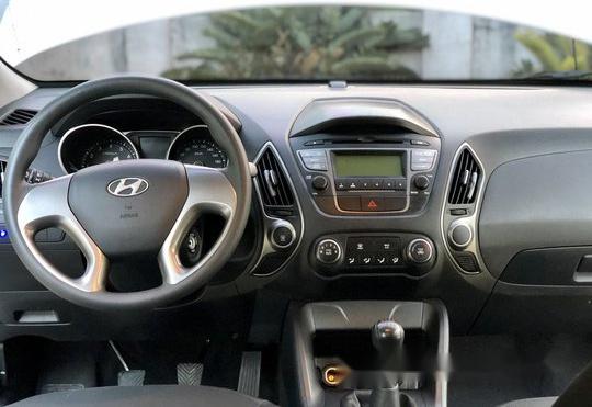 White Hyundai Tucson 2015 for sale in Manila 