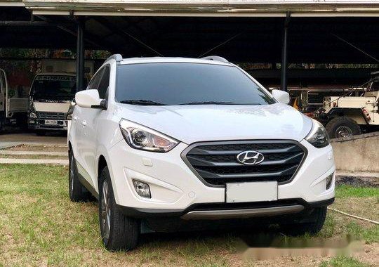 White Hyundai Tucson 2015 for sale in Manila 