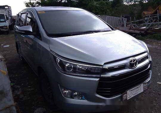 Selling Toyota Innova 2017 at 20463 km