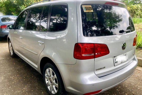 Sell 2nd Hand 2014 Volkswagen Touran Automatic Diesel at 27000 km 