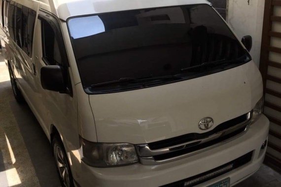 Selling White Toyota Hiace 2008 Van in Quezon City 