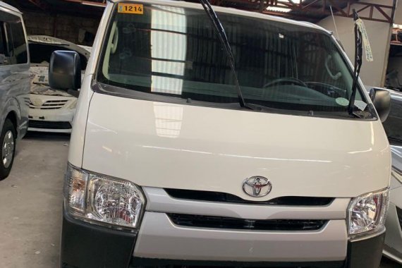 Selling White Toyota Hiace 2018 in Quezon City