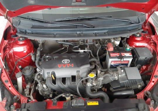 Red Toyota Vios 2015 at 28400 km for sale