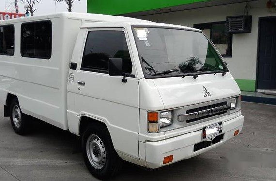 Selling White Mitsubishi L300 2015 Manual Diesel 
