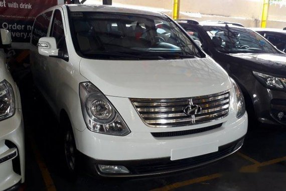 Sell White 2015 Hyundai Grand Starex at 44971 km