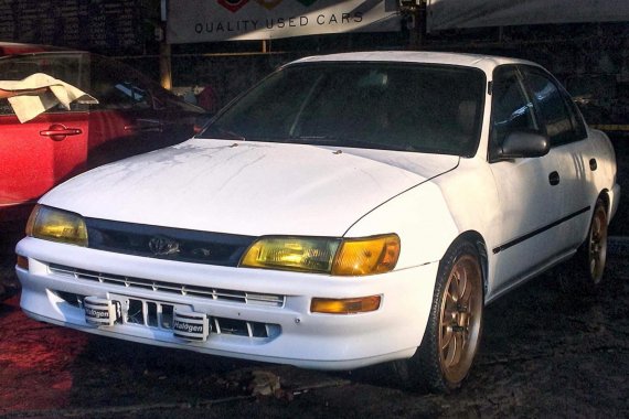White Toyota Corolla 1997 for sale in Masinloc 