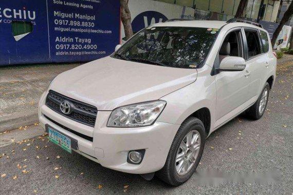 Selling White Toyota Rav4 2009 Automatic Gasoline at 63000 km