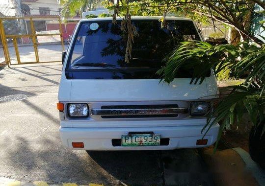 White Mitsubishi L300 2010 Manual for sale 