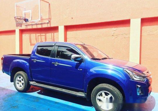 Selling Blue Isuzu D-Max 2018 Automatic Diesel 