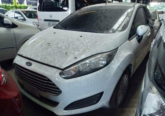 Selling White Ford Fiesta 2017 at 7000 km 
