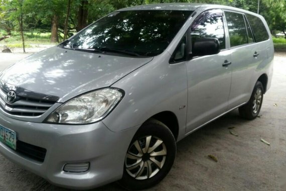 2011 Toyota Innova for sale in Floridablanca