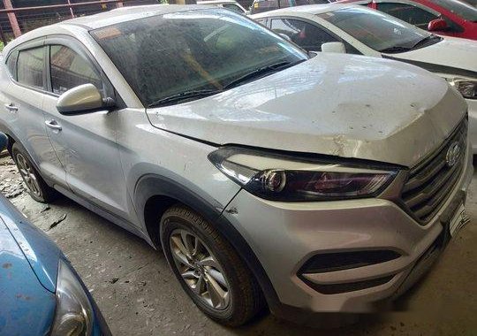Selling Silver Hyundai Tucson 2016 at 57000 km 