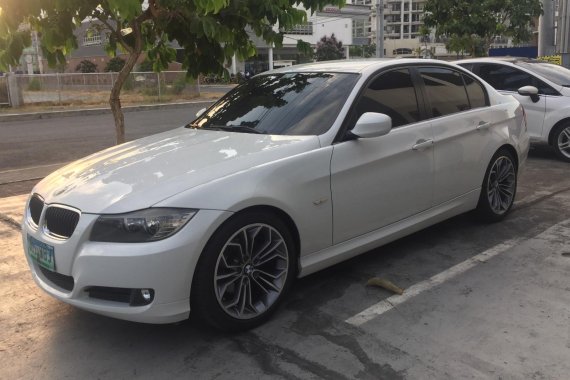 Sell White 2012 Bmw 318I Automatic Gasoline 