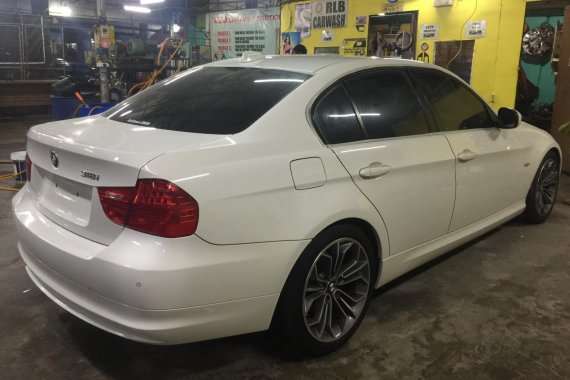 Sell White 2012 Bmw 318I Automatic Gasoline 