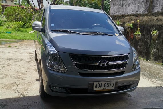 Used 2015 Hyundai Grand Starex at 44000 km for sale 