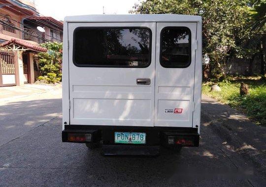 White Mitsubishi L300 2010 for sale in Quezon City