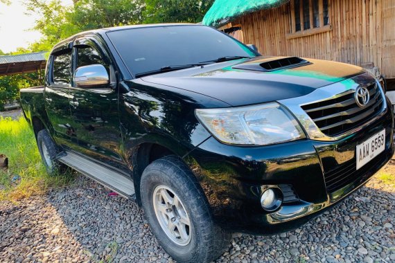 Black 2014 Toyota Hilux Manual Diesel for sale 