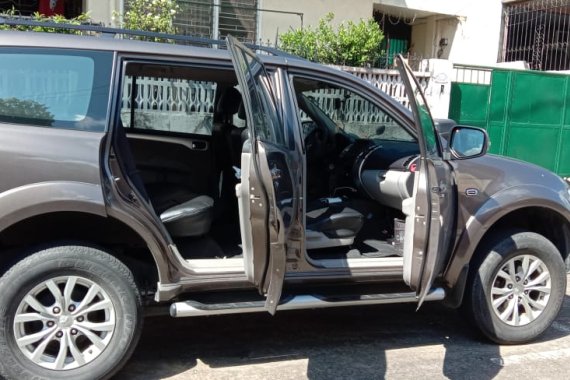 Selling Used Mitsubishi Montero Sport 2014 at 43000 km in Pasig 