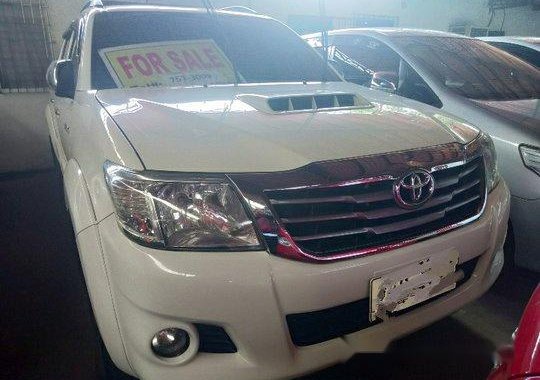 Selling White Toyota Hilux 2014 Automatic Diesel