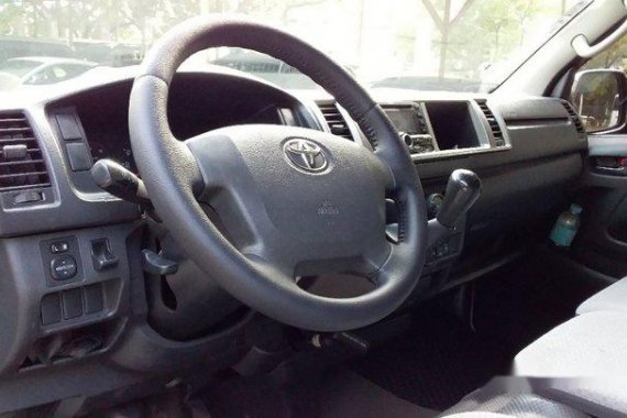 Toyota Hiace 2015 at 42000 km for sale