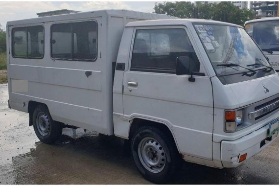 2011 Mitsubishi L300 for sale in Mandaue 