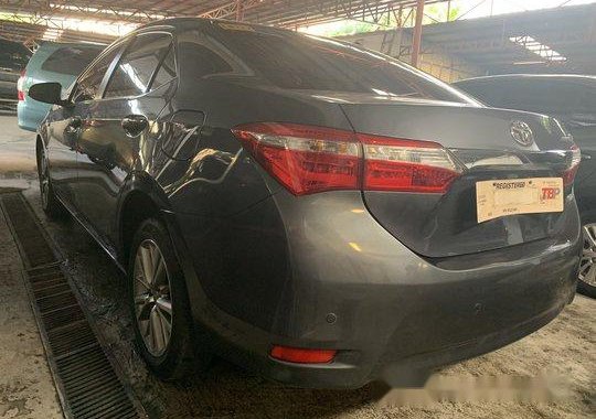 Selling Grey Toyota Corolla Altis 2017 at 5000 km