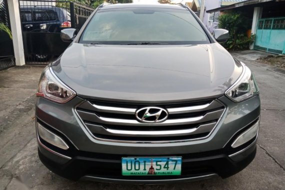 Sell 2013 Hyundai Santa Fe in Makati 