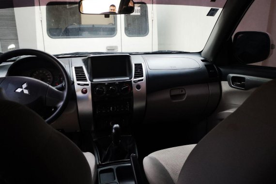 Selling 2nd Hand Mitsubishi Montero Sport 2015 in Makati 