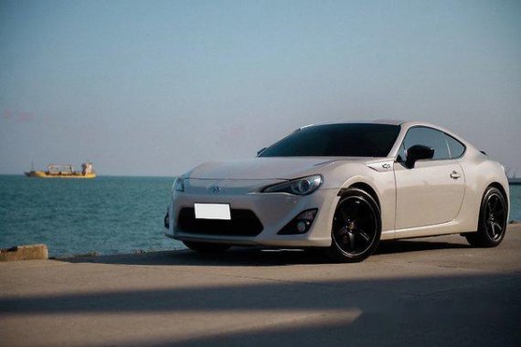 Toyota 86 2013 at 34000 km for sale