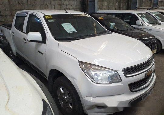 White Chevrolet Colorado 2014 at 73000 km for sale 