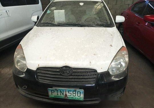 White Hyundai Accent 2010 at 113000 km for sale 