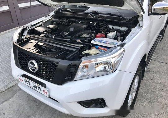 White Nissan Navara 2016 at 35000 km for sale