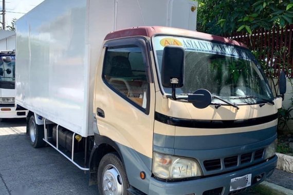 Selling 2006 Isuzu Elf in Paranaque 