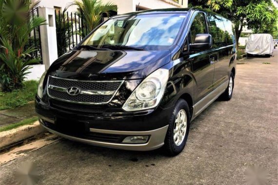 Sell Gold 2011 Hyundai Starex in Quezon City
