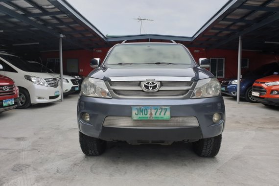 Toyota Fortuner 2005 G Gas Automatic in Las Pinas