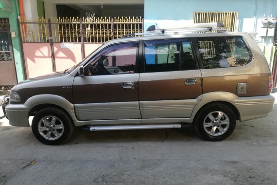 Selling Used Toyota Revo 2002 in Meycauayan