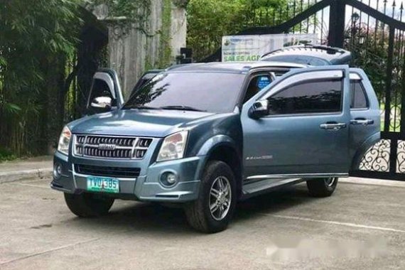 Sell Blue 2011 Isuzu Alterra at 82000 km 