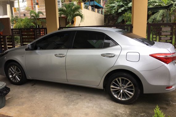 Selling Used Toyota Altis 2014 in Angono 