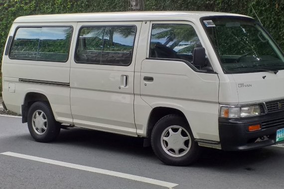 White 2009 Nissan Urvan Manual Diesel for sale 