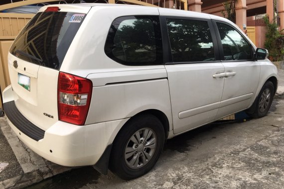 White 2013 Kia Carnival at 51000 km for sale in Cainta 