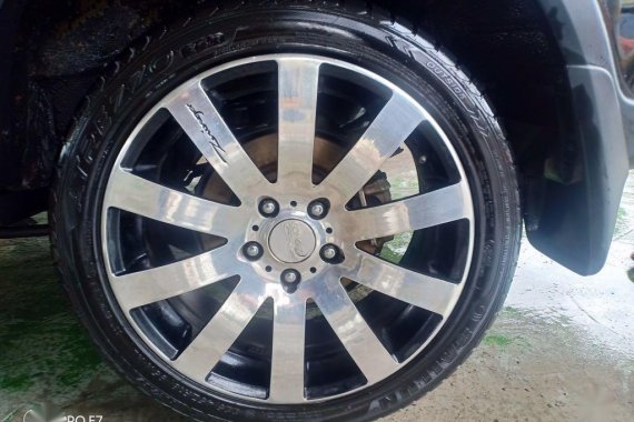 Black Honda Cr-V 2004 for sale in Manila