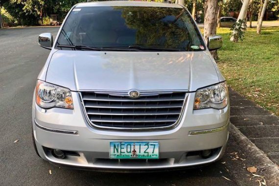 2009 Chrysler Town And Country at 60000 km for sale 