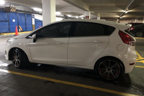 Sell White 2014 Ford Fiesta Hatchback in Pasig 