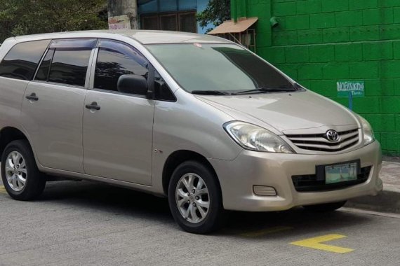 2011 Toyota Innova for sale in Quezon City