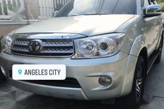 Second-hand Toyota Fortuner 2010 for sale in Angeles