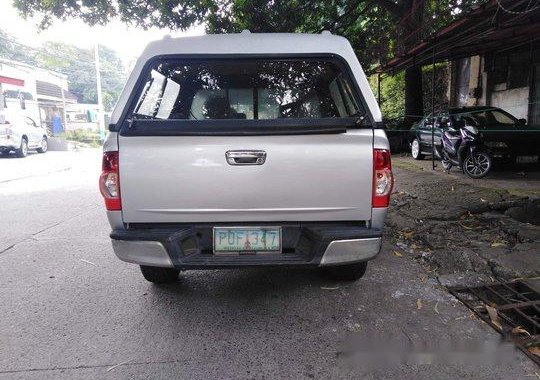 Silver Isuzu D-Max 2011 at 60000 km for sale 