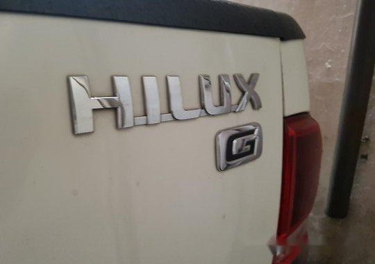 Selling White Toyota Hilux 2014 at 10000 km 